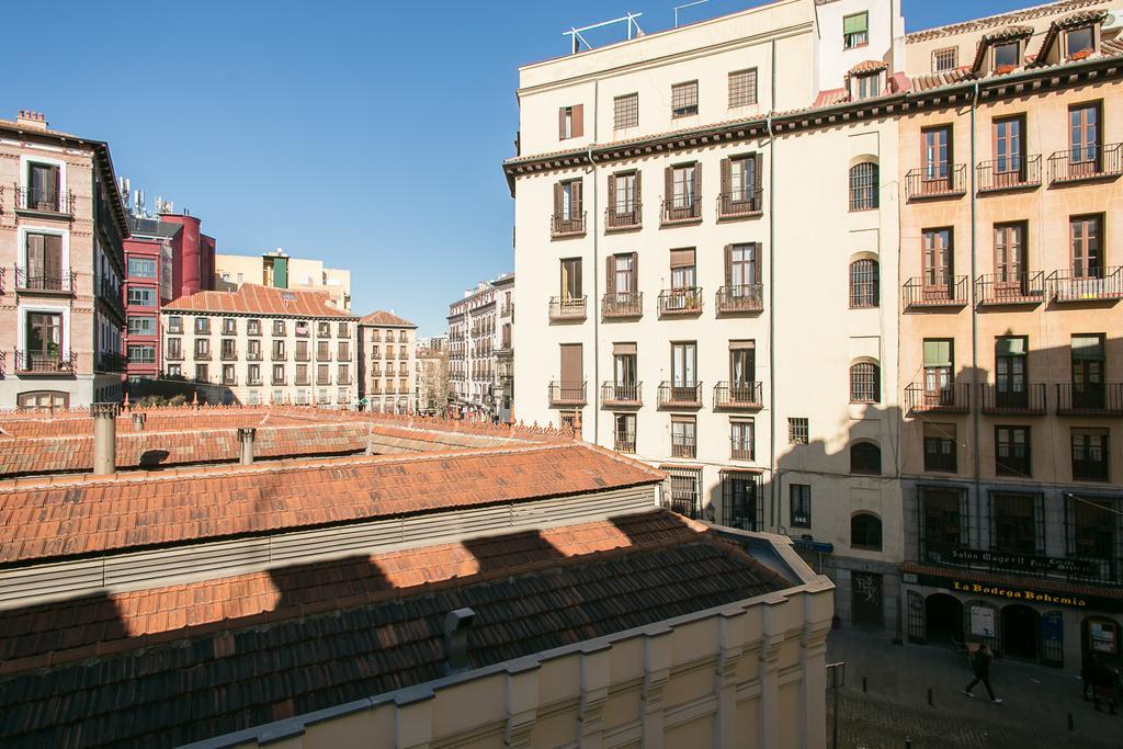 Hostal La Casa De La Plaza Madrid Buitenkant foto